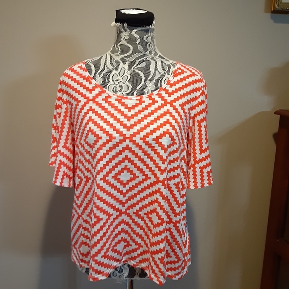 Cato Tops - Gorgeous Cato Top in Orangey Red!